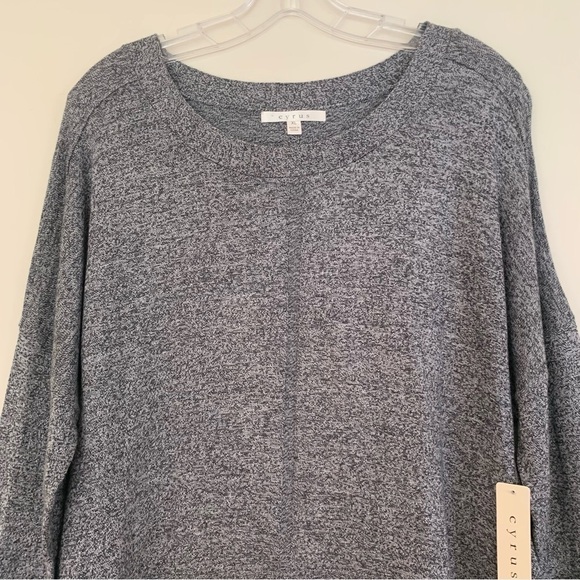 CYRUS Gray Heathered Long Sleeve Knit Tunic - Picture 7 of 13
